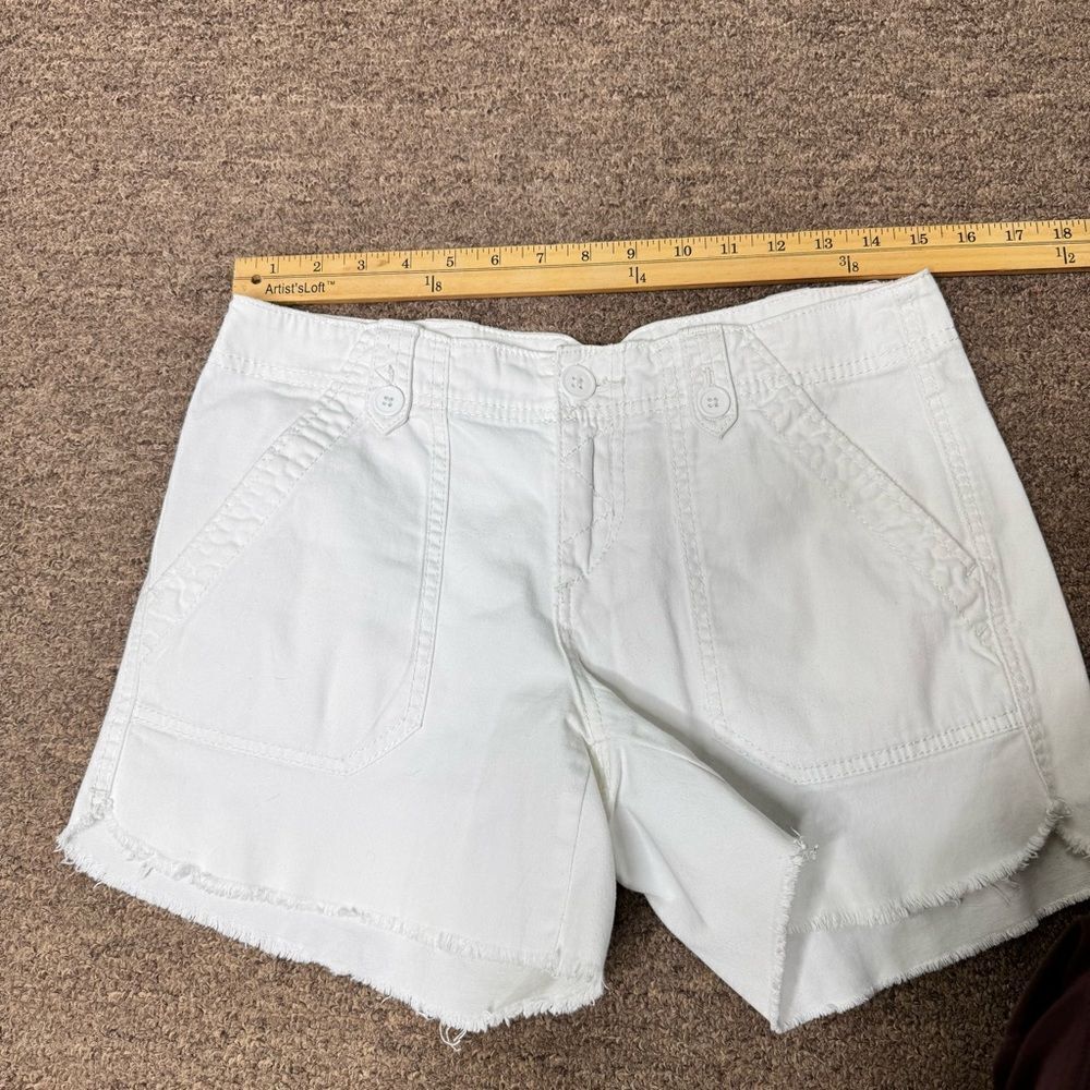 Supplies by Unionbay White Raw Edge Denim Shorts Size 4 - Picture 7 of 9